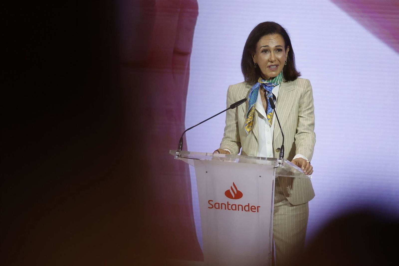 Botín (Santander) evoca a Vilarrubí como cercano «a los pequeños empresarios y a la comunidad»