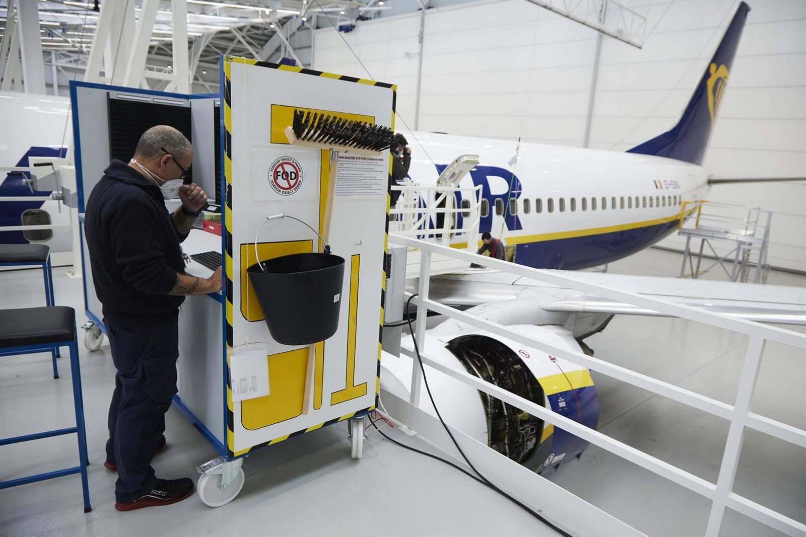 Ryanair estudia abrir en Sevilla su centro europeo de reparación de motores con 600 empleos