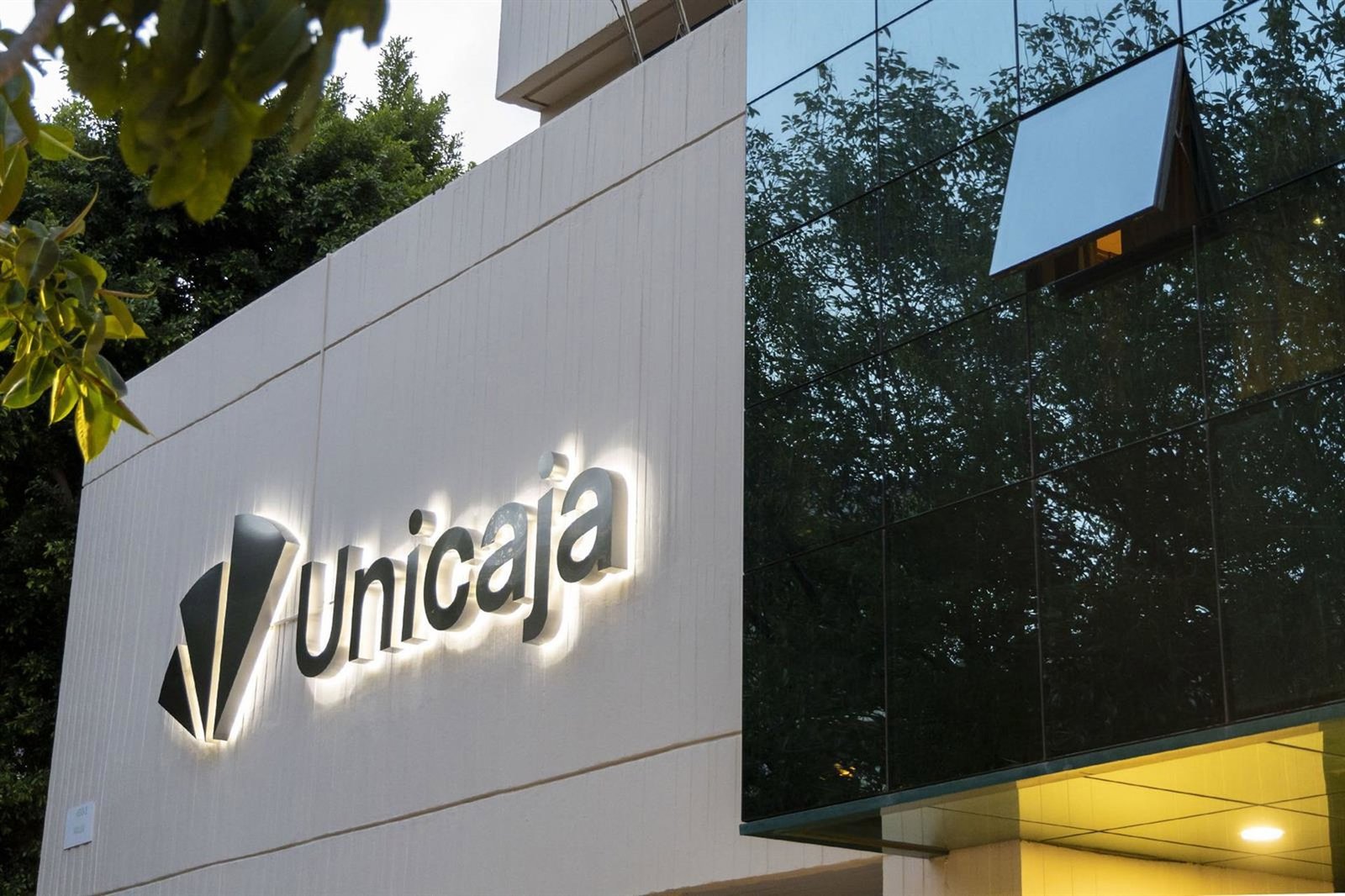 Unicaja propondrá a su junta el pago de un dividendo complementario de 0,107 euros