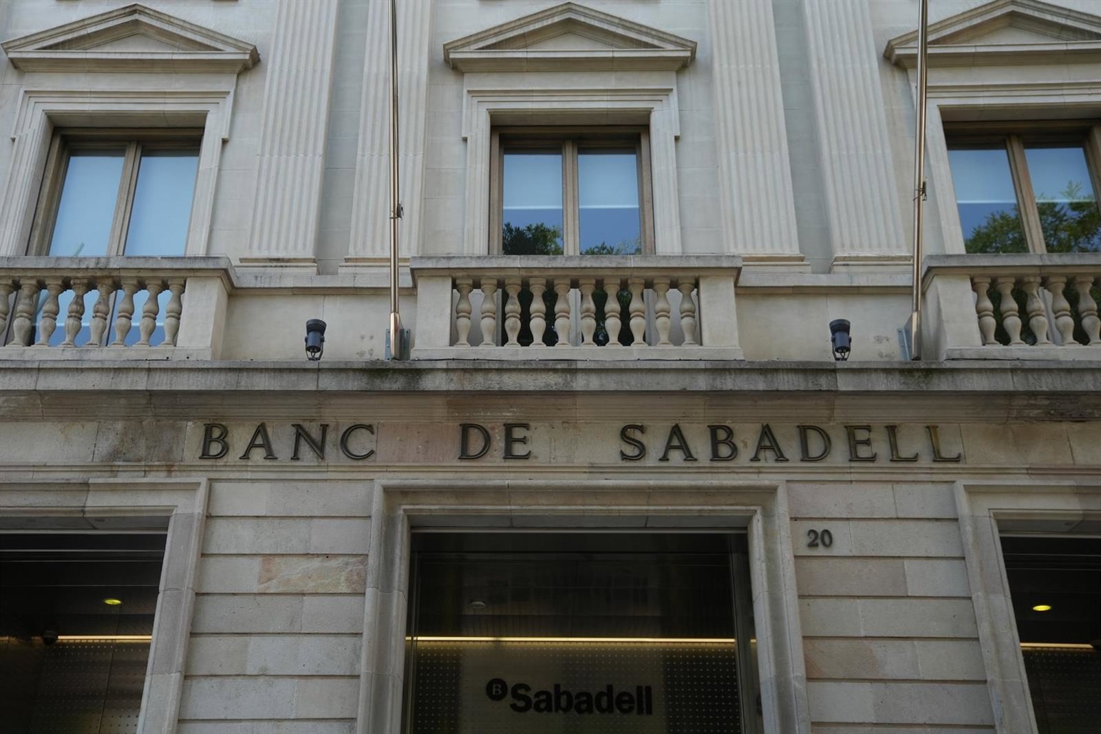 Banco Sabadell gana 1.775 millones en 2025 (-2,8%) y anuncia una recompra de 800 millones