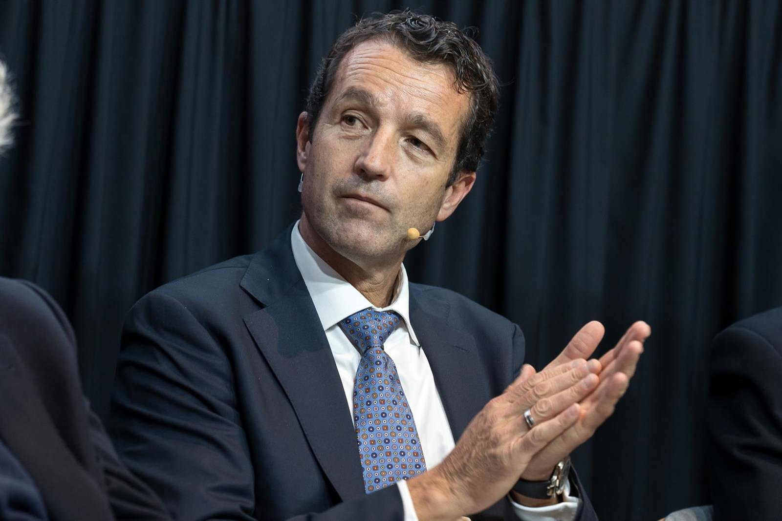 Los Escribano están dispuestos a negociar «cualquier opción» para la potencial operación con Indra