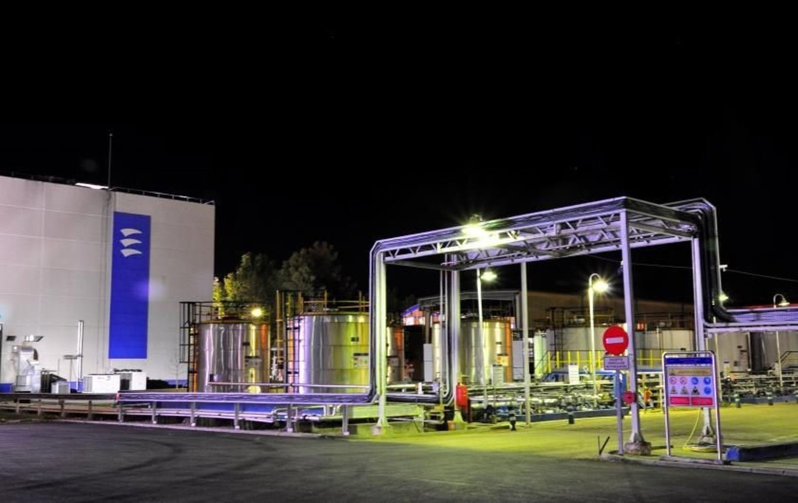 Explosión sin heridos en un tanque con disolventes en la fábrica de Ercros de Aranjuez (Madrid)