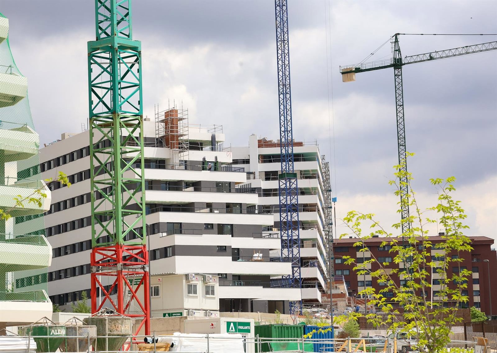 La firma de hipotecas sobre viviendas se dispara un 17,8% en 2025, hasta cifra récord en 16 años