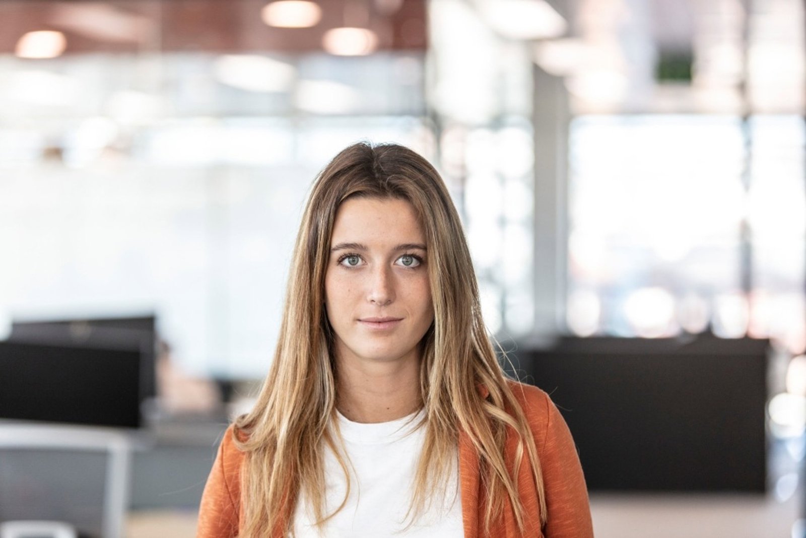 CaixaBank impulsa un programa de talento femenino en el sector de la banca de inversión y mercados