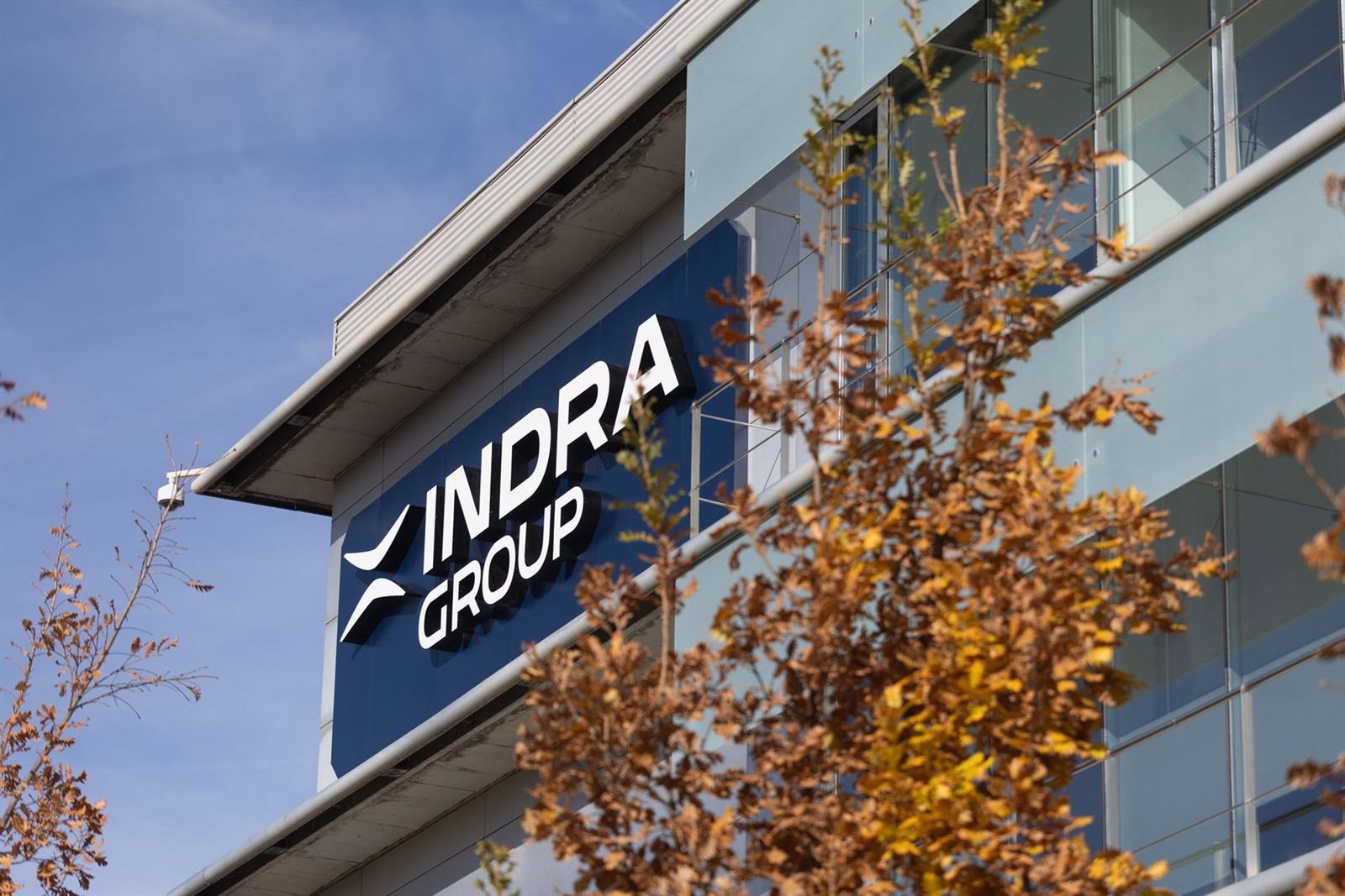 El banco suizo UBS eleva su participación en Indra por encima del 3% tras la salida de EM&E del capital