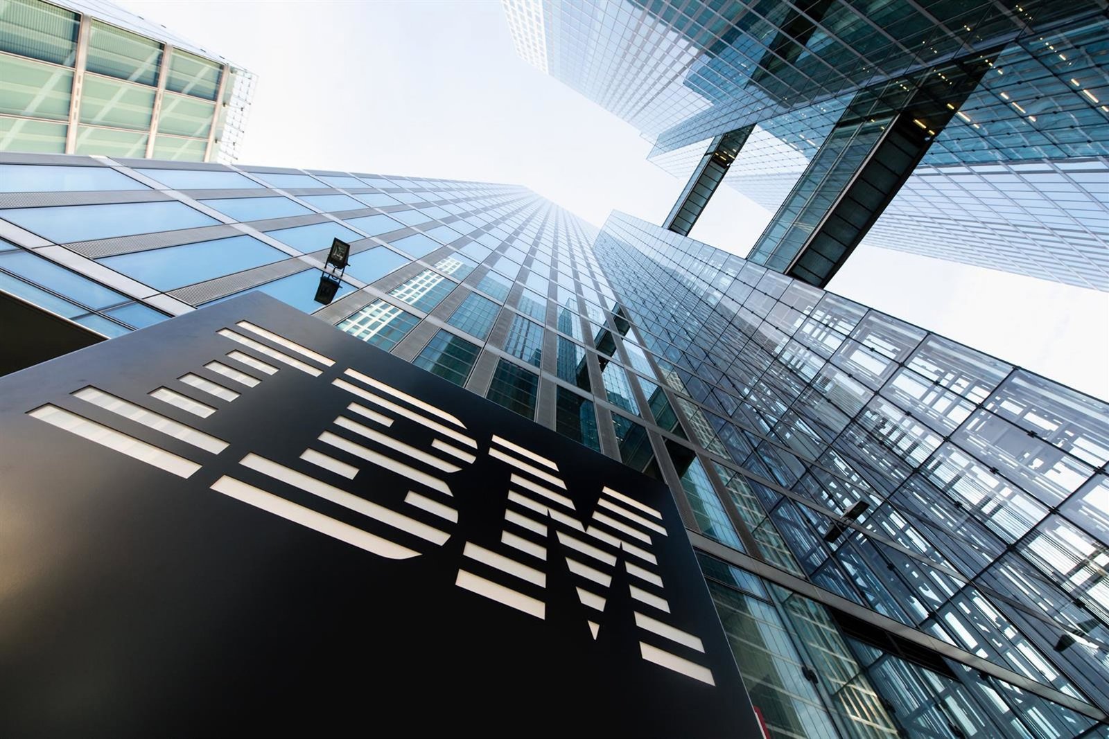 IBM repunta un 7% en Bolsa tras anunciar EEUU inversiones millonarias en la industria cuántica