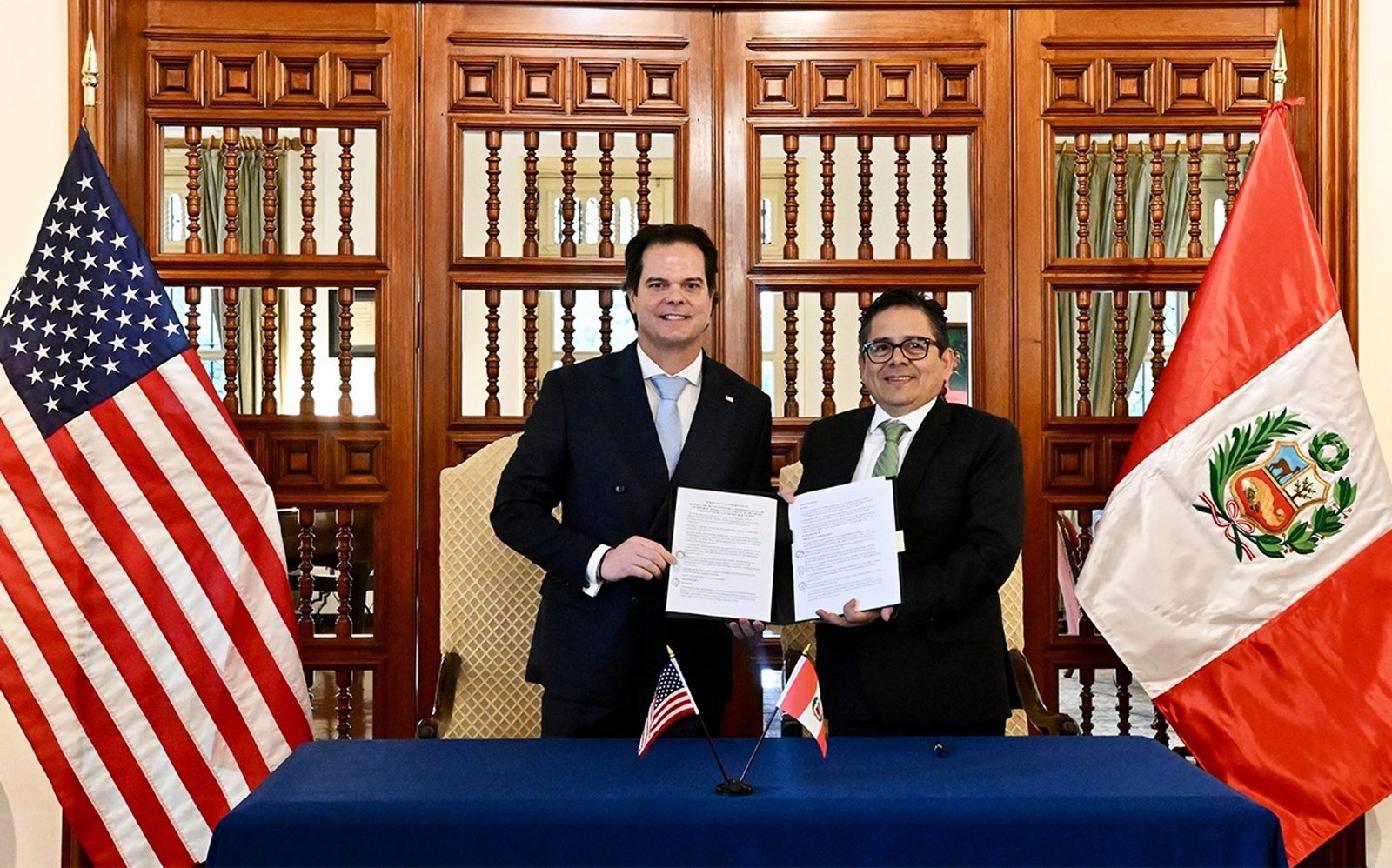 EE.UU. y Perú firman un acuerdo para atraer capital estadounidense a proyectos estratégicos en el país andino