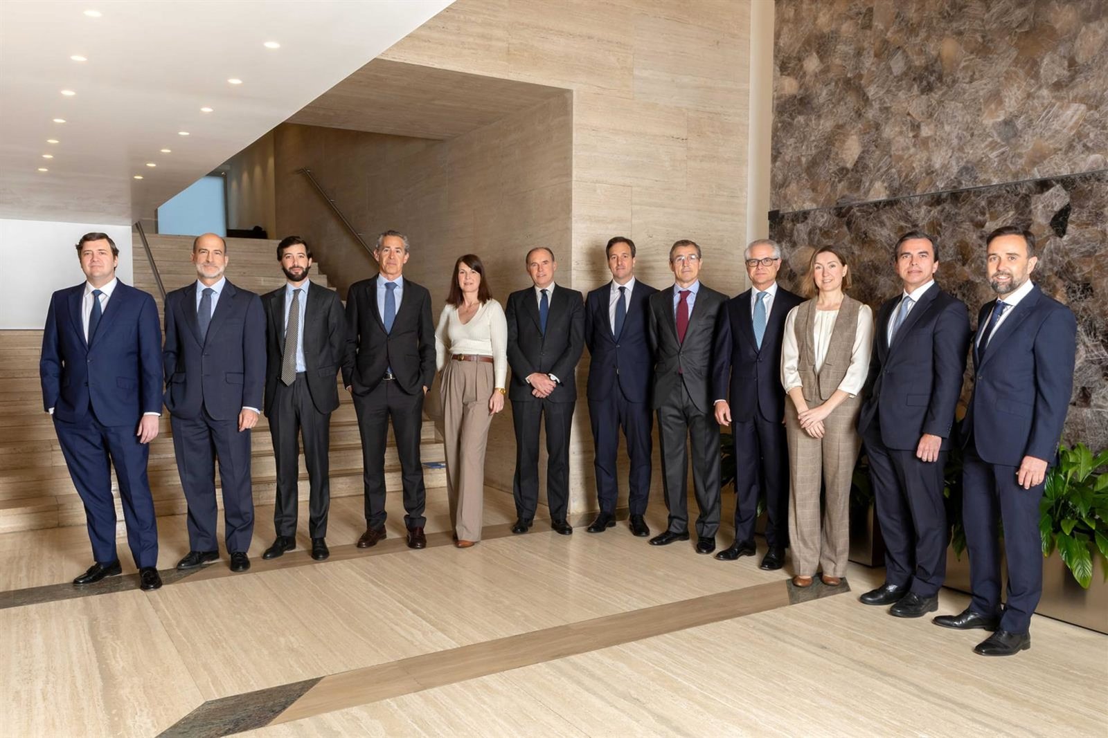 Azvalor estima que sus carteras están «la mitad de caras» que los principales índices bursátiles