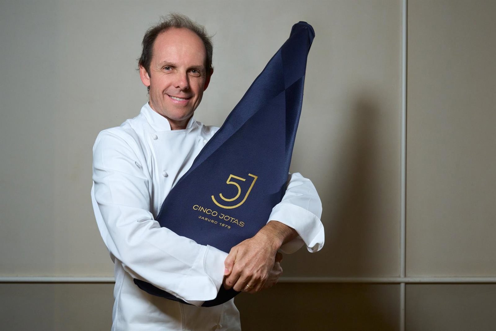 Luis Roger, estrella Michelin en Houston, desembarca temporalmente en Madrid de la mano de Cinco Jotas