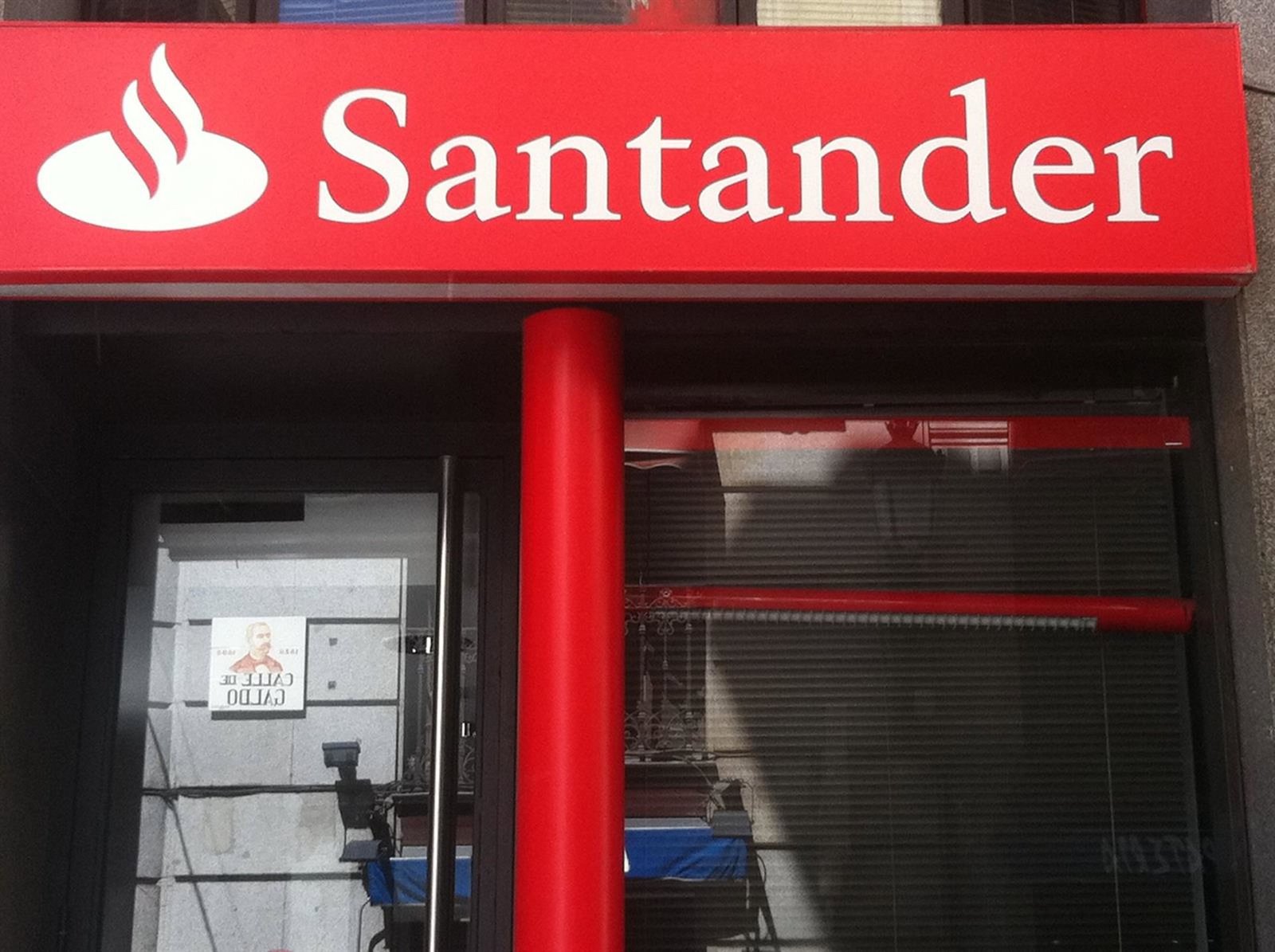 Santander sella el acuerdo con los sindicatos con prejubilaciones desde 55 años con hasta el 95% de pensión