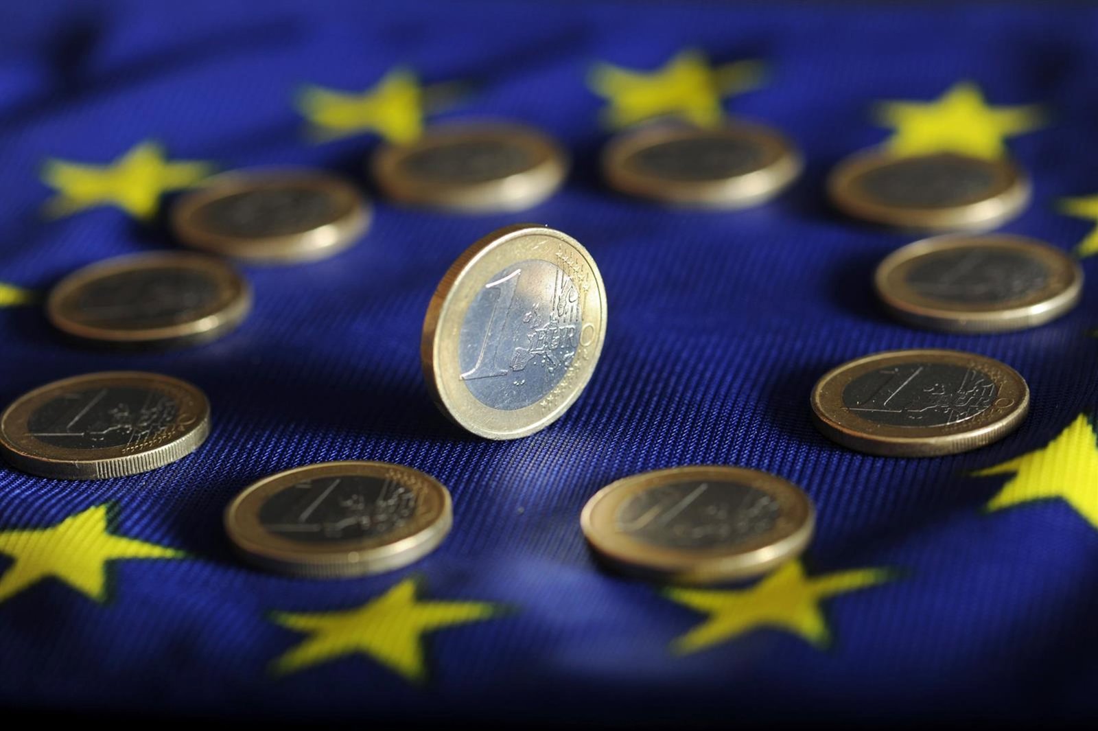 Los bancos de la eurozona endurecieron sus condiciones para conceder hipotecas y créditos a empresas