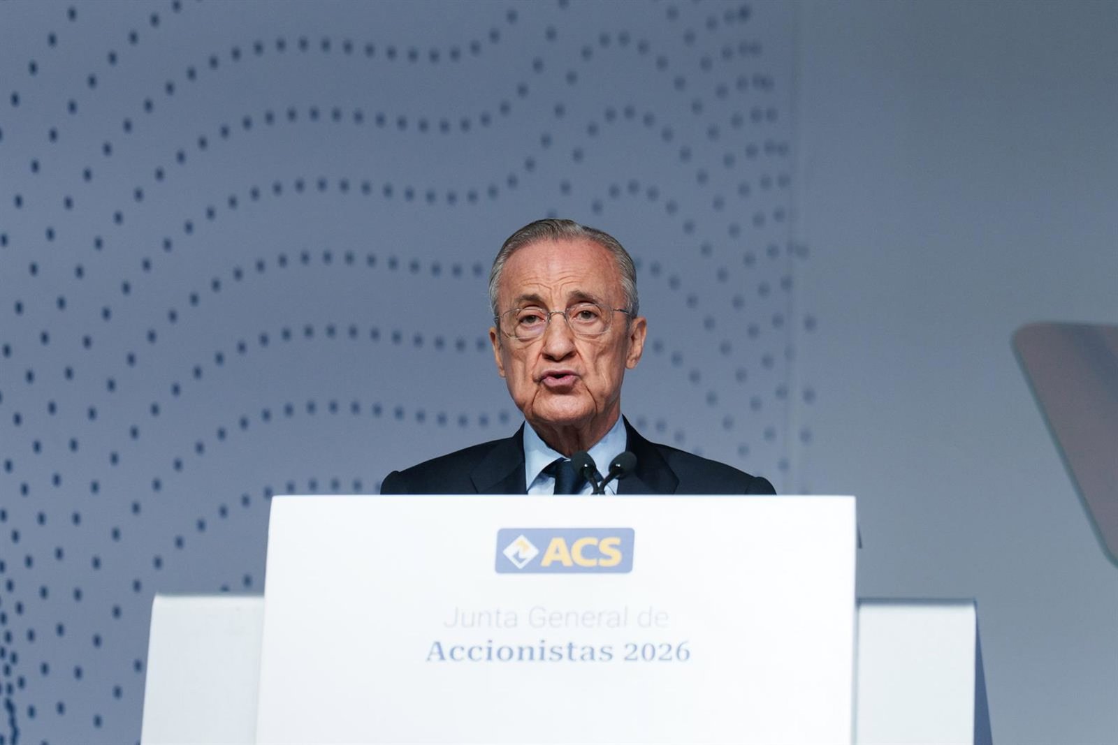 ACS se deja un 5,06% tras caer beneficio semestral de Hochtief y dudas sobre centros de datos en EEUU