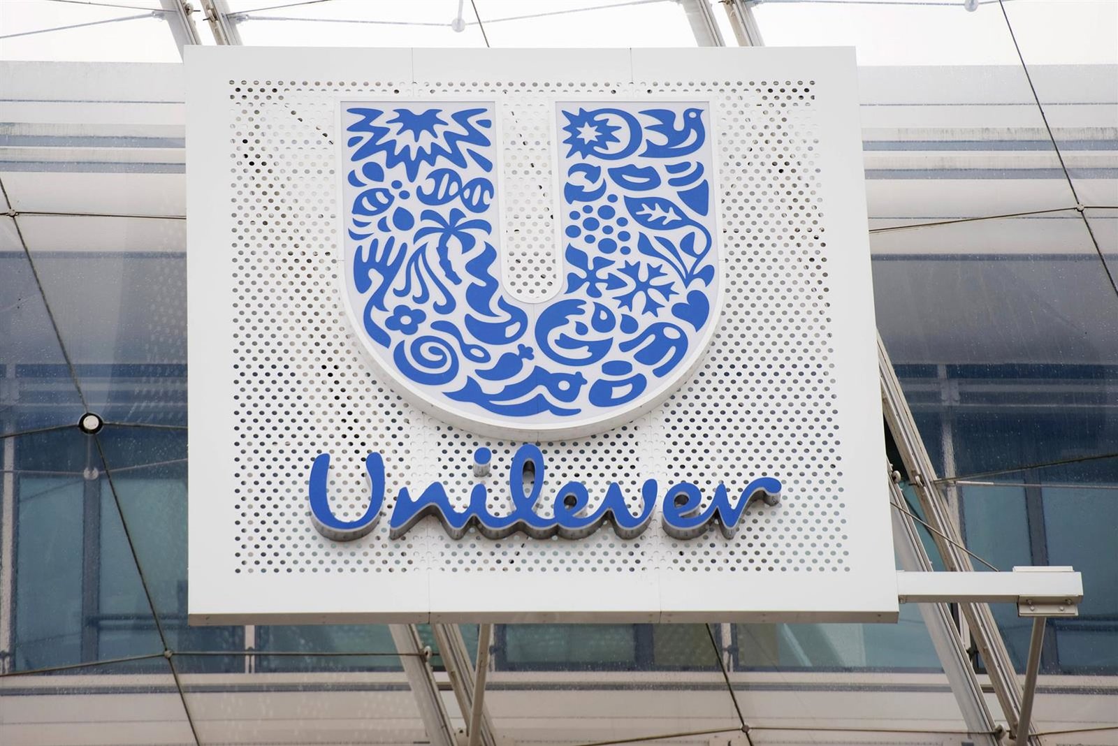 Unilever reduce un 5,6% el beneficio hasta junio, pero eleva previsiones anuales