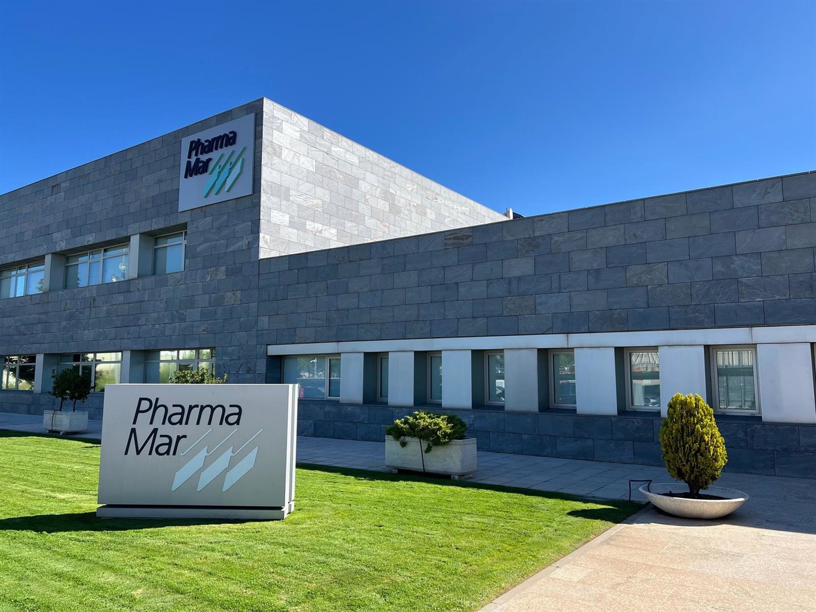 PharmaMar gana 570.000 euros hasta junio tras excluir 35 millones de ingresos no recurrentes y subvenciones