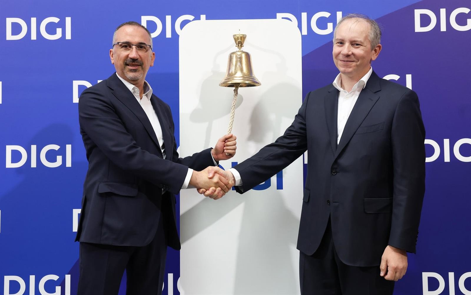 Digi cierra su primer mes en la Bolsa española en tablas, manteniendo los 5,6 euros por acción
