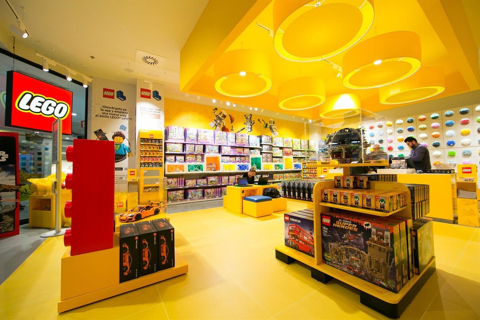 Lego gana un 32,3% más en el primer semestre con una facturación récord