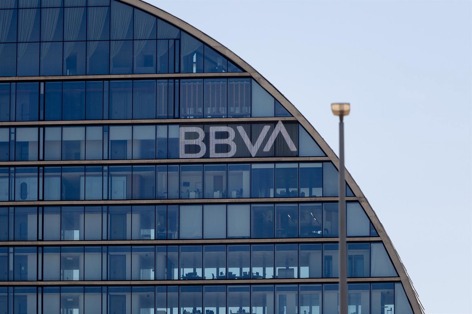 BBVA cierra una emisión de deuda sénior no preferente por 2.300 millones de dólares