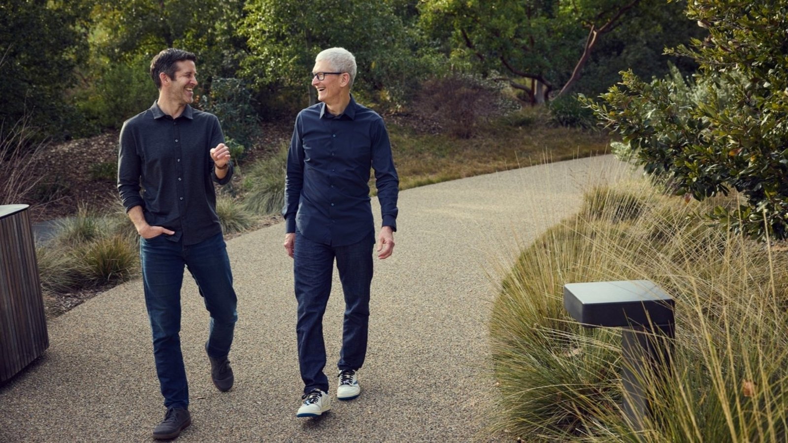 Tim Cook se despide de la dirección de Apple con «enorme confianza» en su sucesor, John Ternus
