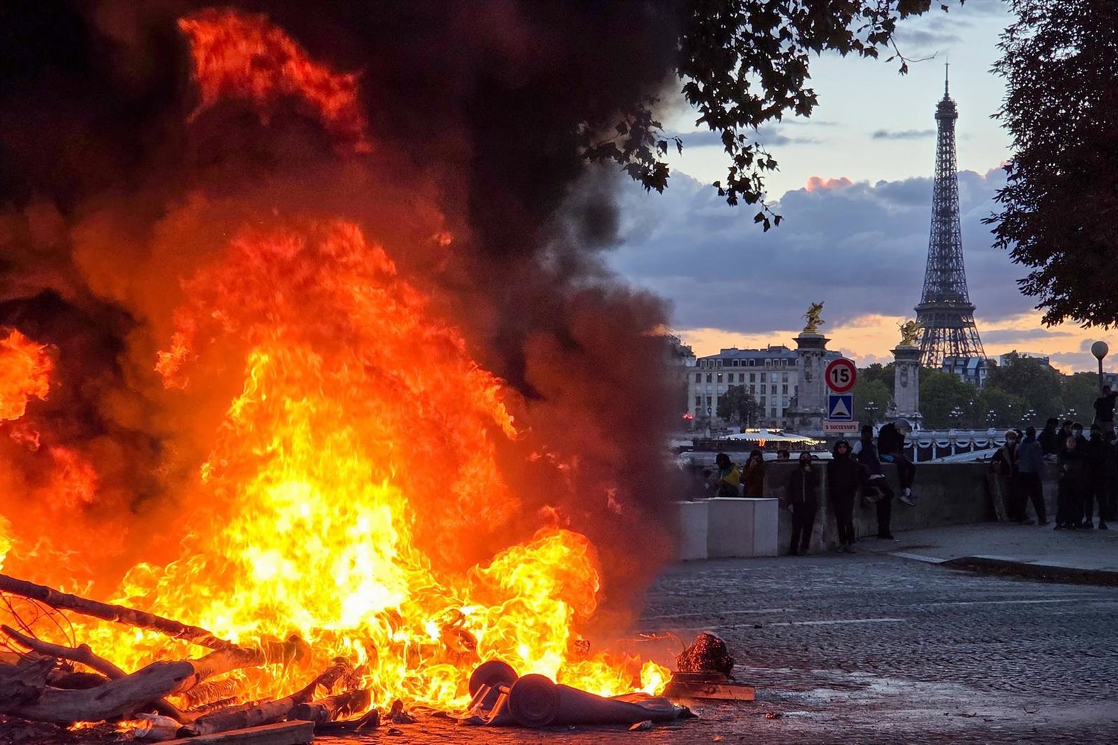 La prima de riesgo de Francia se amplía a 146 puntos básicos con el bono a 10 años al borde del 5%